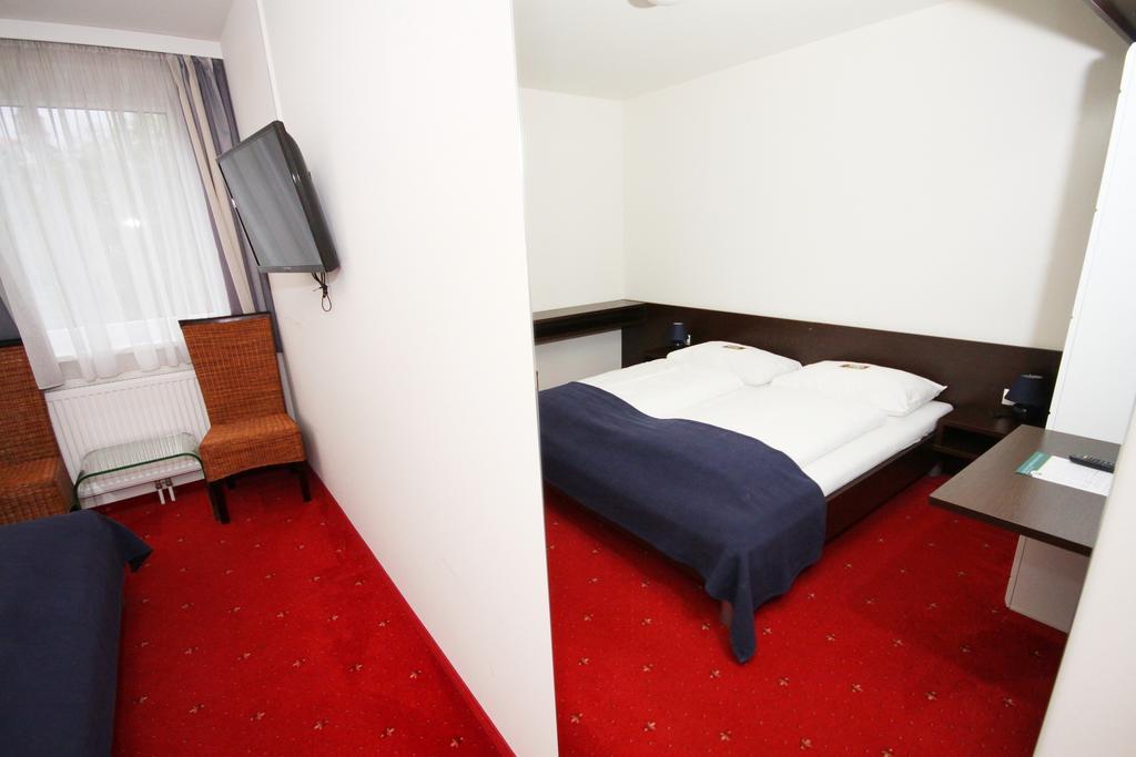 Hotel-Gasthof Restaurant Murblick Юденбург Номер фото